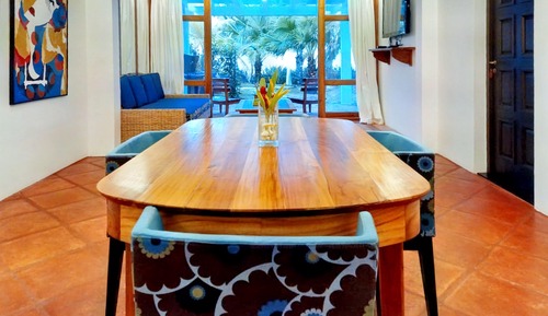 Signature Studio, Ocean View