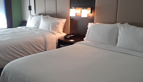 Standard Room, 2 Queen Beds, Accessible Bathtub (Communications)