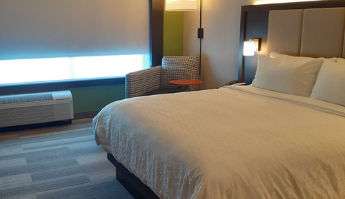 Standard Room, 1 King Bed