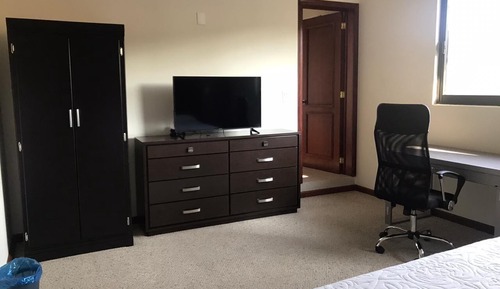Comfort Room, 1 Queen Bed