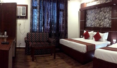 3 Bed Family Room AC