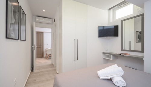 Junior Apartment, 1 Bedroom (Semi Basement)