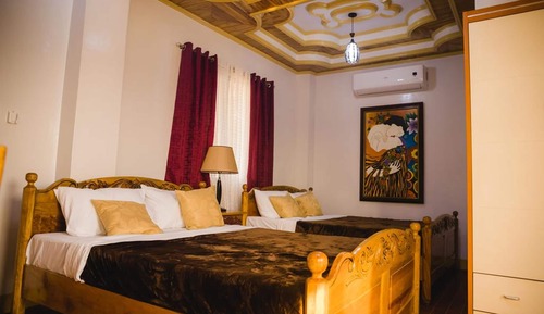 House, 5 Bedrooms