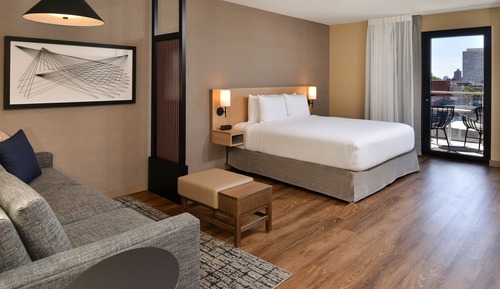 Room, 1 King Bed with Sofa bed, Accessible, Balcony (Bathtub)