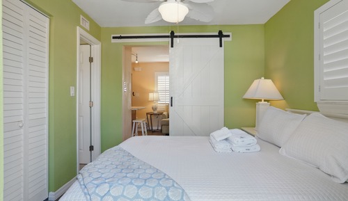 Deluxe Suite, 1 Queen Bed with Sofa bed (THREE)