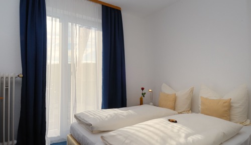 Basic Double Room, Private Bathroom (1. OG)