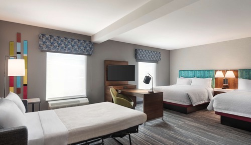 Suite, 2 Queen Beds, Accessible