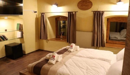 Family Room (6)