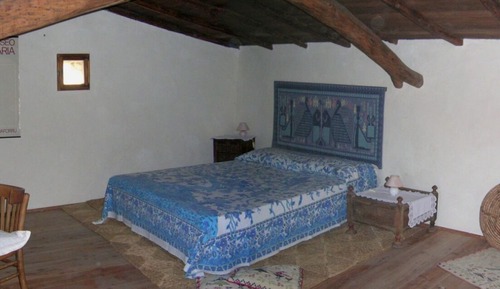 Room, Courtyard View (Azzurra)