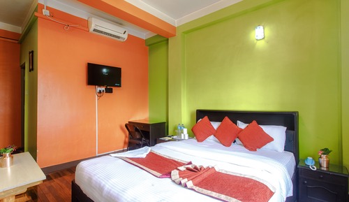 Deluxe Double or Twin Room