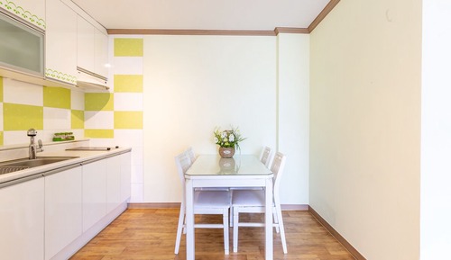 Condo (Emerald, Max 3 People)