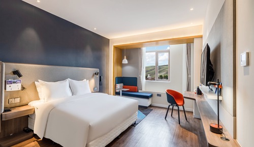 Standard Room, 1 King Bed