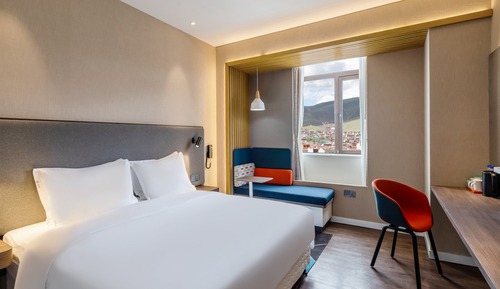 Suite, 1 King Bed