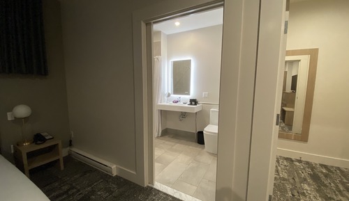 Basic Room, 1 King Bed, Accessible, Ground Floor