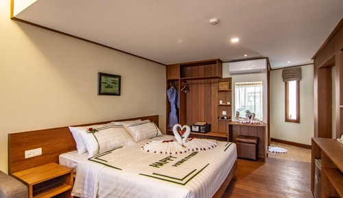 Deluxe Double or Twin Room