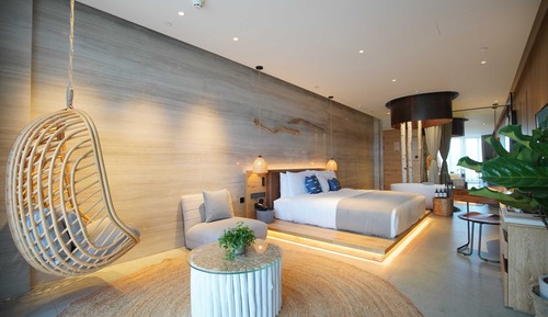 Deluxe Room, 1 King Bed, Garden View