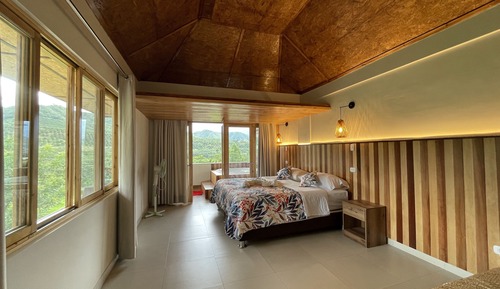 Honeymoon Studio Suite