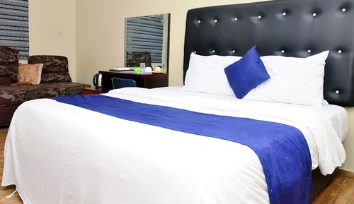 Luxury Vacation Suite (Full Boarded) No Kitchen / Meals for 2 provided