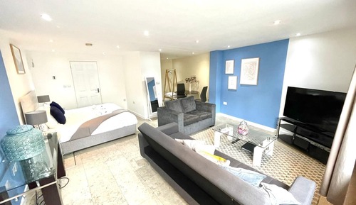 Family Suite, 1 Bedroom (Mill apt 1B)