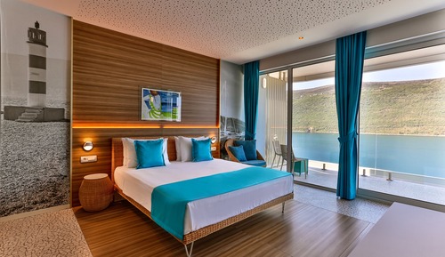 Deluxe Studio Suite, Sea View