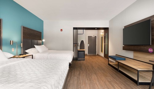 Room, 2 Queen Beds (Roll-In Shower)
