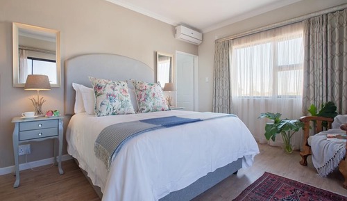 Double Room (Maple)