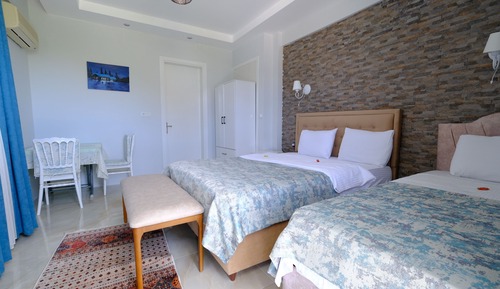 Comfort Double Room, 1 King Bed (2 People)