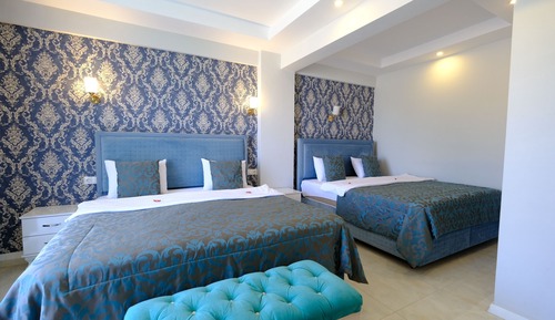 Deluxe Quadruple Room (4 People)