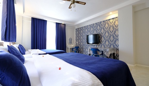 Family Studio Suite (5 People)