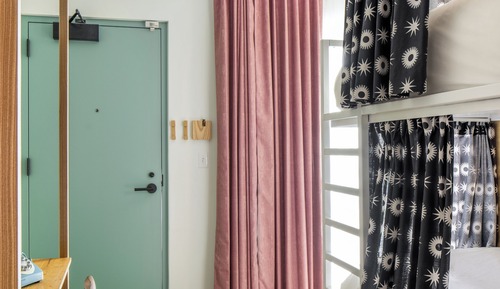 Room (1 - Modern Twin Bunk)