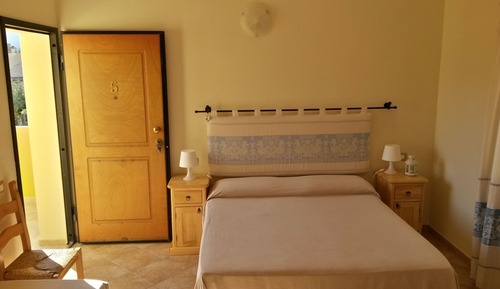 Double Room (5)