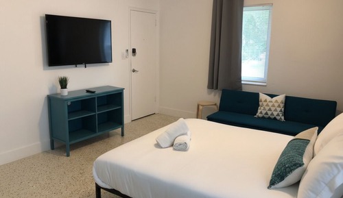 EatRestPlay Studio Sleeps 3