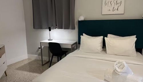 EatRestPlay One-Bedroom Sleeps 4