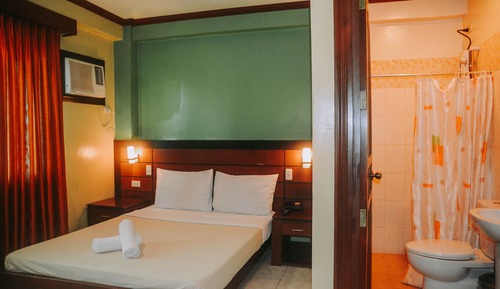 Standard Room, 1 Queen Bed