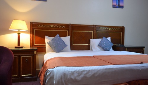 Deluxe Suite