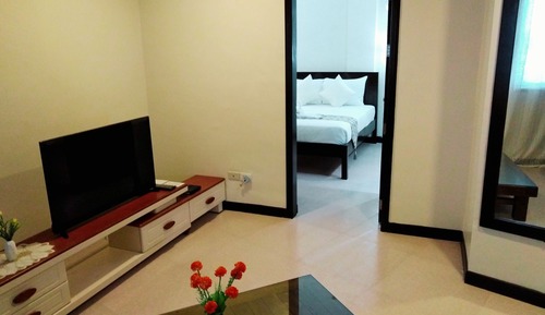 Honeymoon Suite