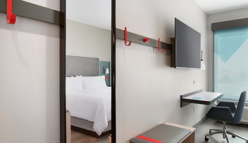 Standard Room, 1 King Bed