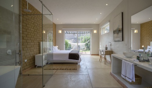 Standard Room, 1 King Bed, Patio, Garden View