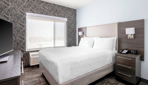 Suite, 1 Bedroom, Non Smoking (Mobility Accessible, Roll-In Shower)
