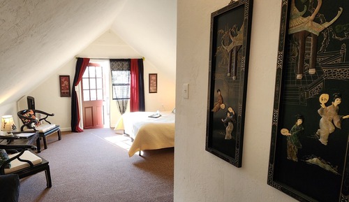 Asia Queen Loft