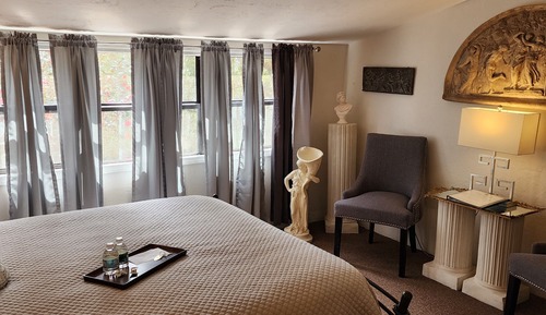 Olympus Queen Room