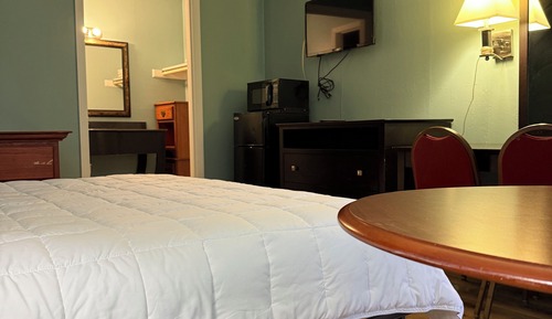 Single Room, 1 King Bed, Smoking