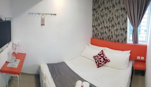 Standard Queen Room