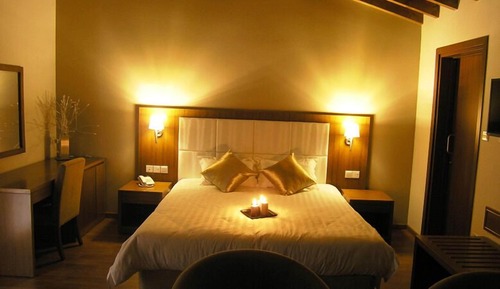 Suite, Fireplace