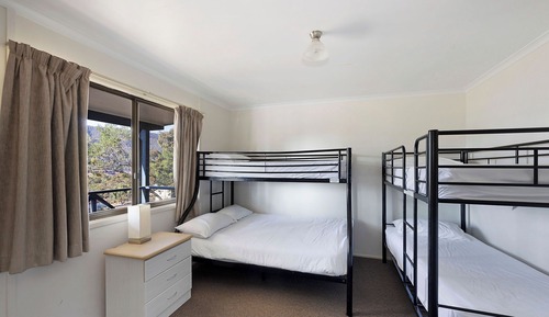 Standard Cabin - Sleeps 7