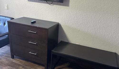 Basic Room, 1 King Bed