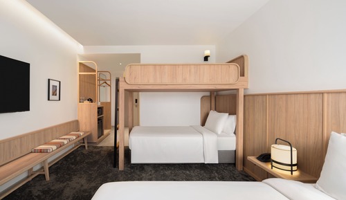 Roomy Queen Bunk