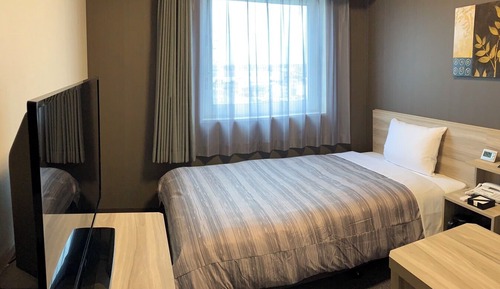 Single Room, Smoking