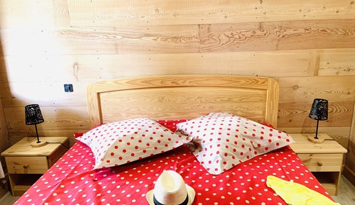 Comfort Cottage, Ensuite, Mountain View (Gîte Costillon)