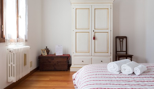 Triple Room, Shared Bathroom (external Camera 5)